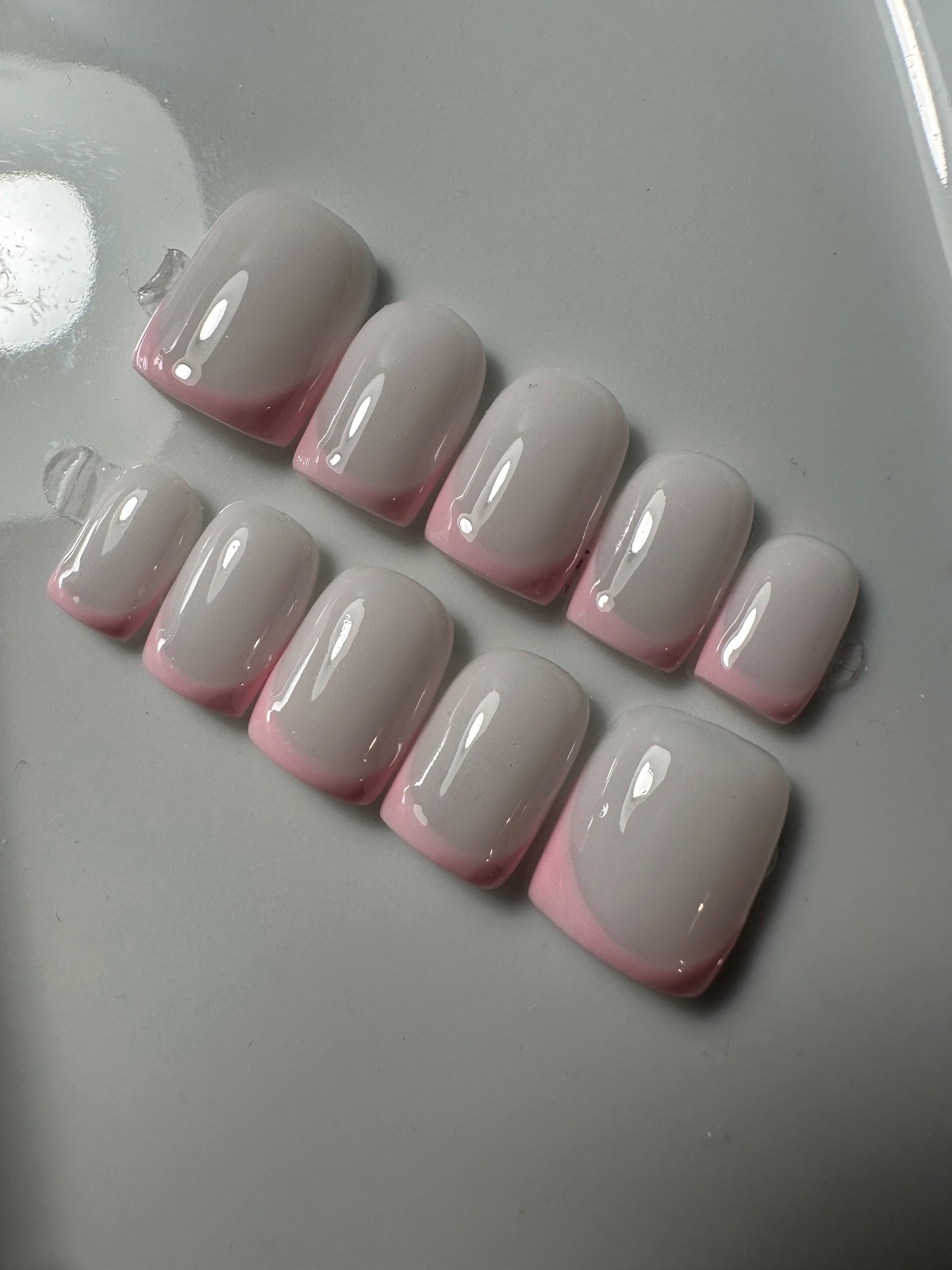 Ręcznie malowane paznokcie press-on w kształcie kwadratu, wzór Milky pinky, zdjęcie 5