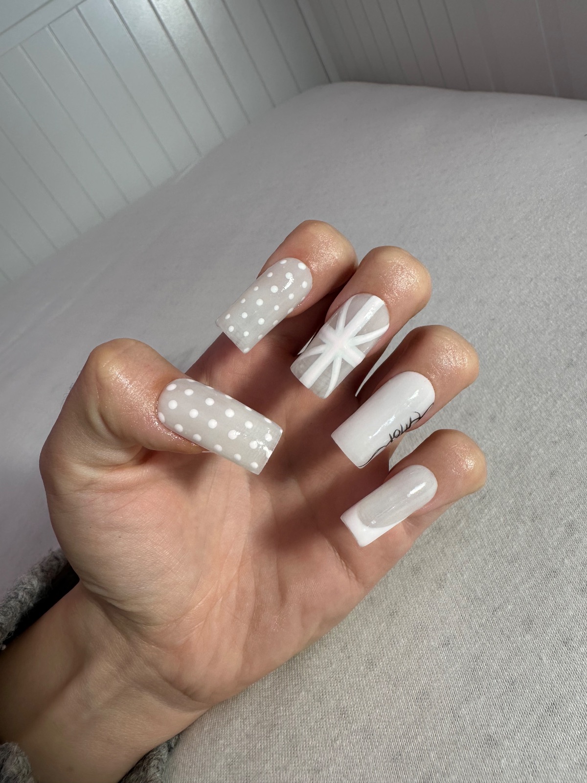 Hand-painted press-on nails in a square shape, London design, photo 3