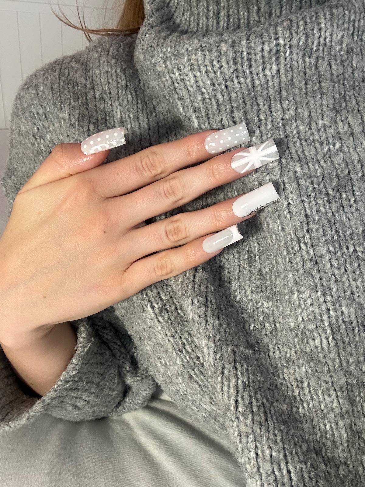 Hand-painted press-on nails in a square shape, London design, photo 5