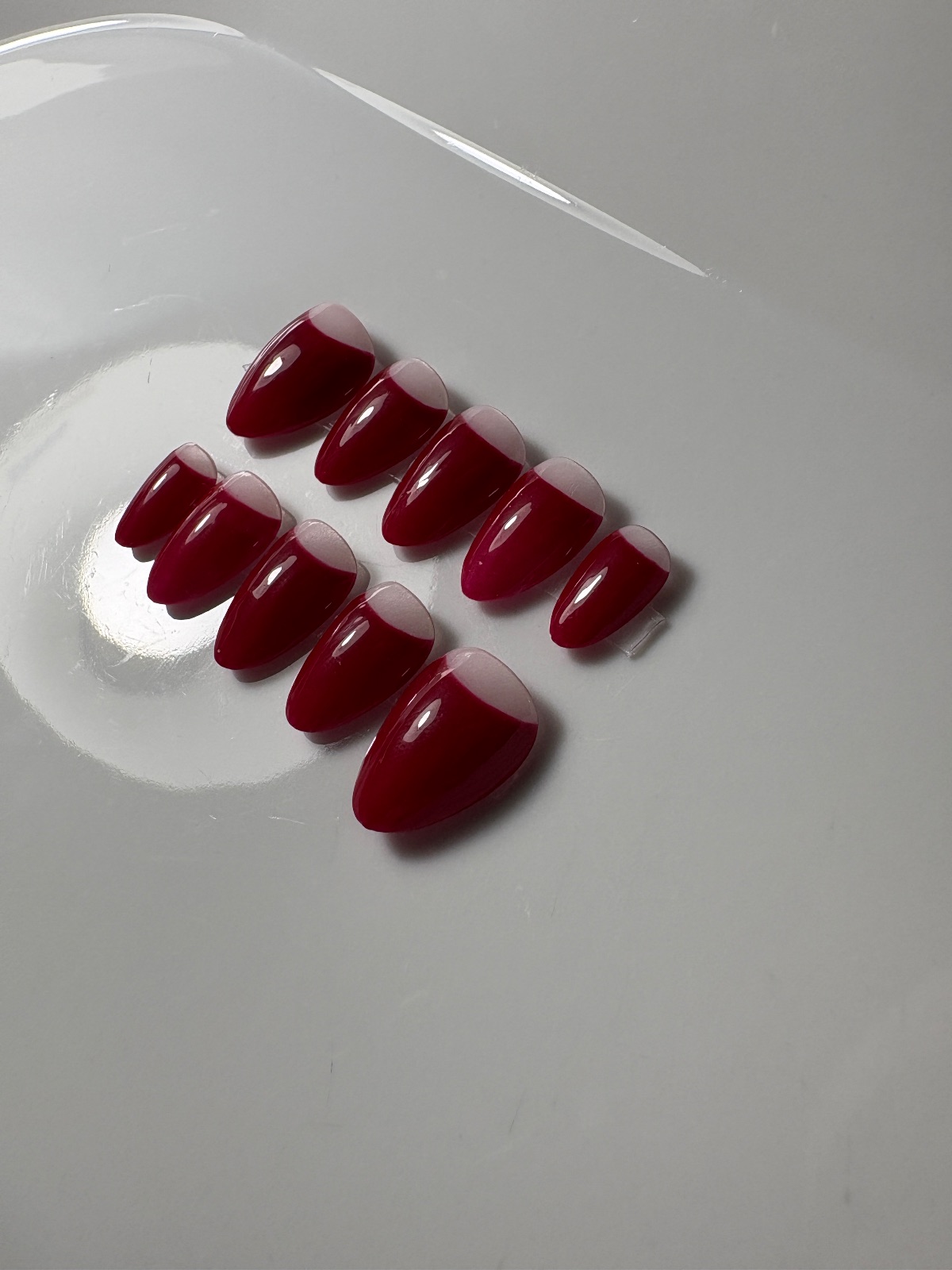 Hand-painted press-on nails in an almond shape, Retro red design, photo 4